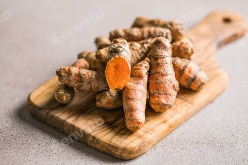 Preview: Group of turmeric roots