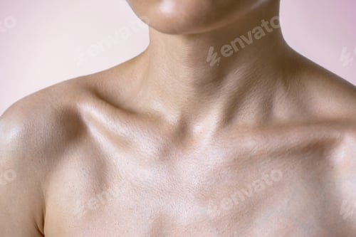 Preview: Woman clavicles and neck.