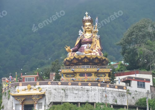 Preview: Beautiful view of giant statue of Padmasambhava (Guru Rinpoche) in Rewalsar lake (Tso Pema)