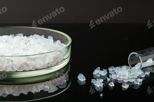Preview: Pure silica gel crystals on black background