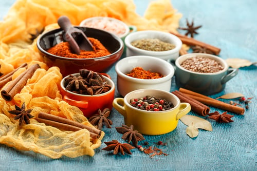 Preview: Spices and condiments in small bowls