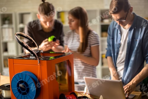 Vorschau: 3D-Drucker im Studio für modernes Design