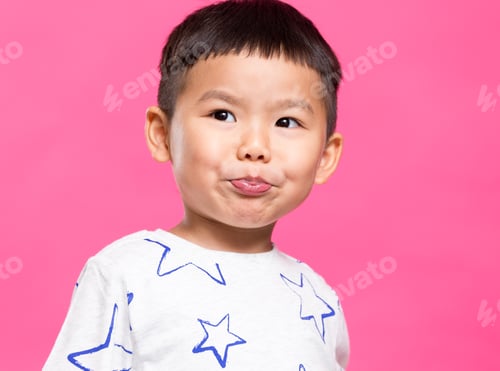 Preview: Little kid showing his grimace