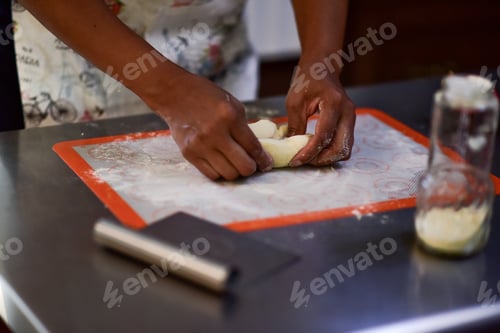 Preview: Candid Kitchen Moments