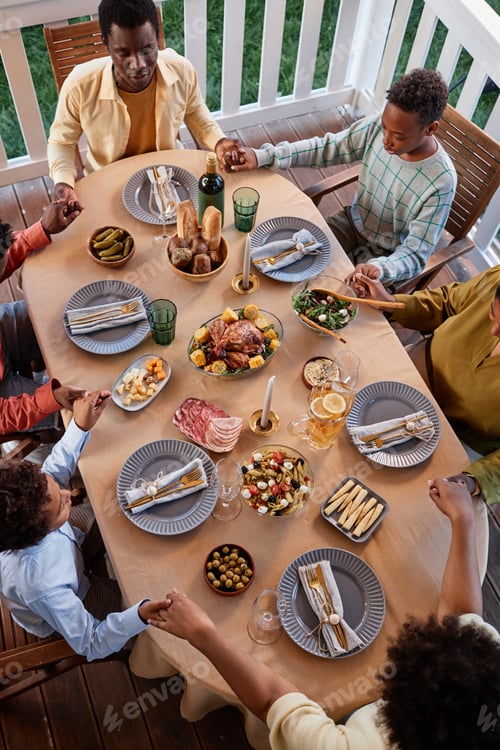Preview: Praying at Dinner Table