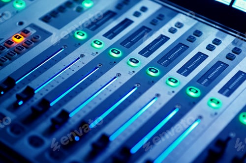Preview: Mixing console, studio and concert equipment