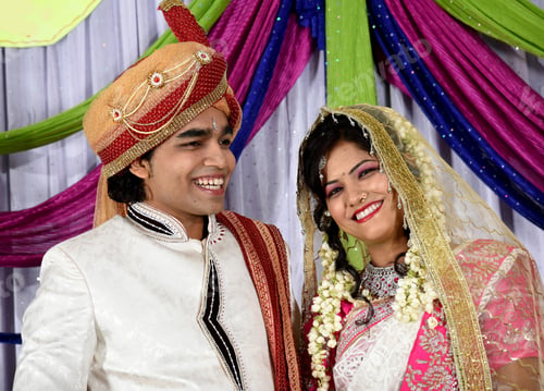 Preview: Traditional Indian bride and groom in marriage ceremony