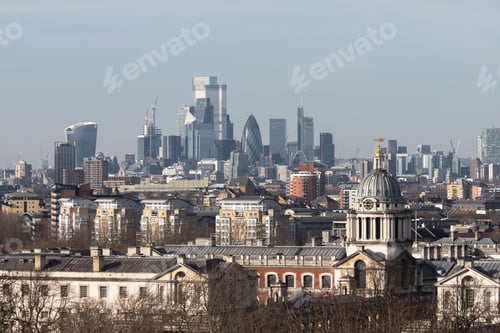 Preview: Iconic London skyline with famous landmarks
