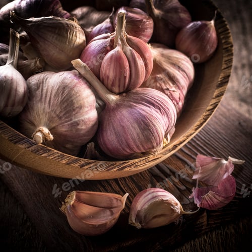 Preview: garlic bulb on rustic wooden background