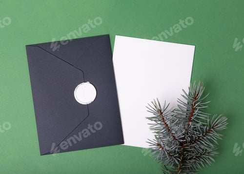 Preview: Photography from above of gift certificate on green background.