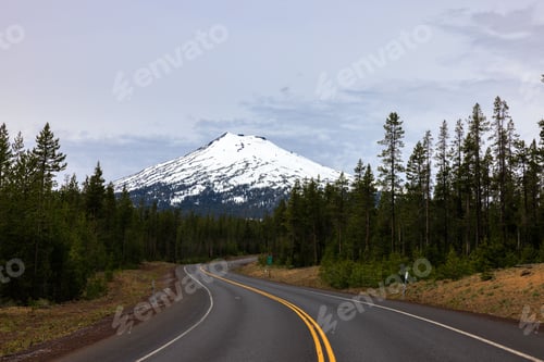 Preview: Road leading to the snowy Mount Bachelor, Oregon