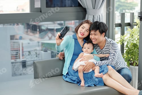 Preview: Photographing family