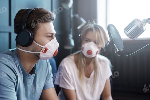 Preview: Host and guest during the interview in the radio studio