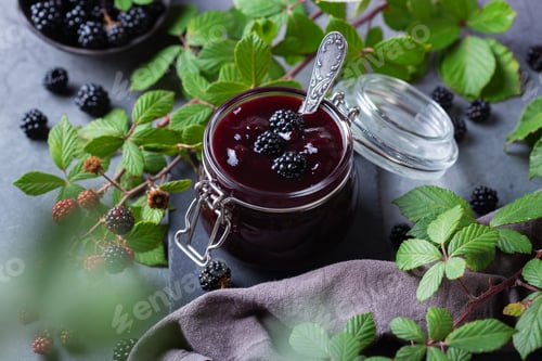 Preview: Homemade blackberry jam or confiture, cooking, preserving at home