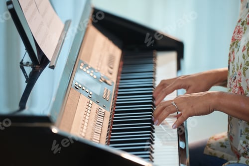 Preview: Playing piano
