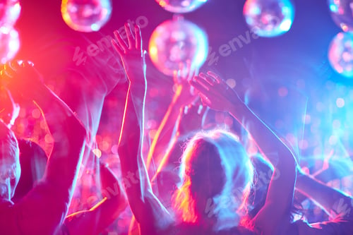Preview: Dancing crowd