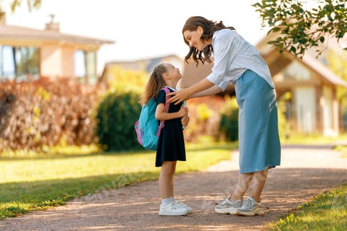 Preview: Parent and pupil going to school