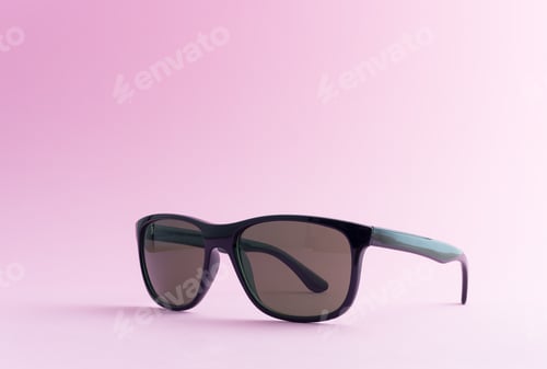 Preview: Black sunglasses