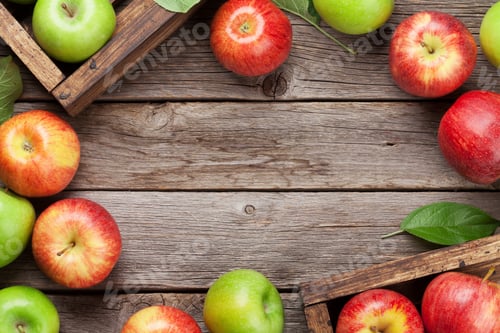 Preview: Green and red apples
