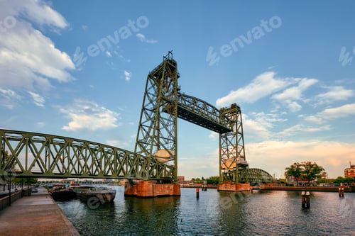 Preview: De Hef or Koningshavenbrug railway lift bridge over the Koningshaven in Rotterdam