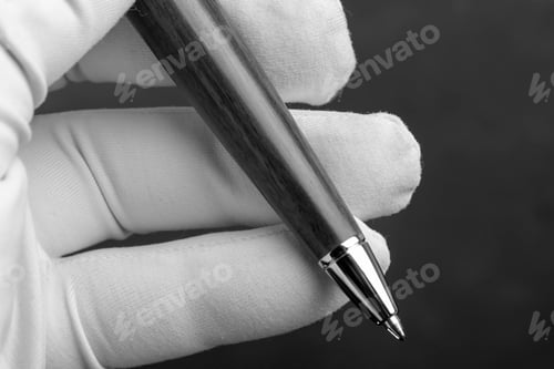 Preview: Branded pen with ink and nib in a box. Gift set. Office interior.