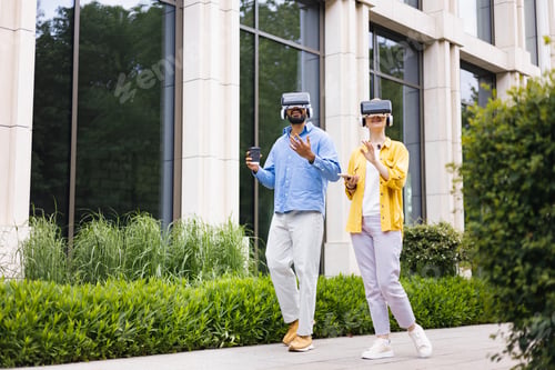 Preview: People Experiencing Virtual Reality