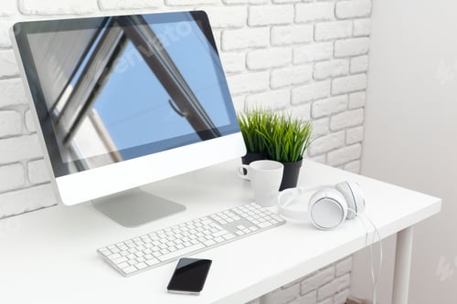 Vorschau: Arbeitstisch mit Computer