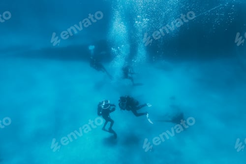Preview: Scuba diving next to a shipwreck