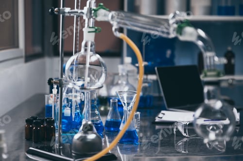 Preview: Laboratory glassware for the development of medical innovation