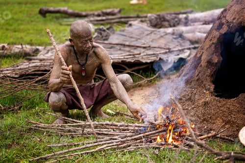Preview: Elderly man was sitting smoke