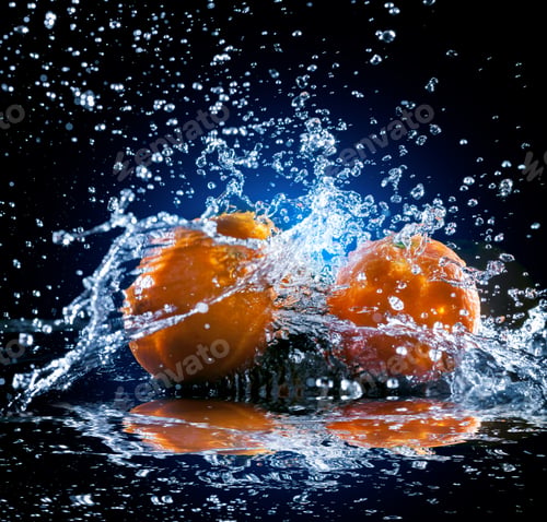 Preview: ripe oranges on mirror