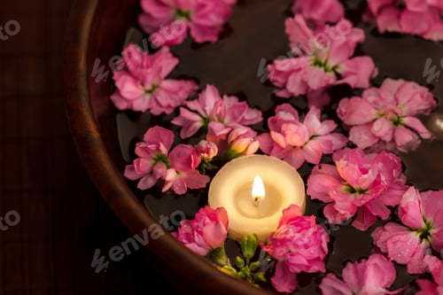 Preview: Floating candle and flowers