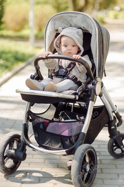 Preview: Family Enjoying Walk In Park