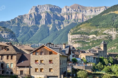 Preview: The beautiful old village of Torla