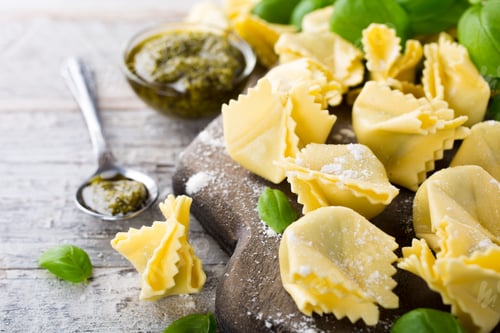 Preview: Homemade raw Italian saccottini with green pesto