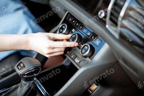 Preview: Switching air conditioner in the car
