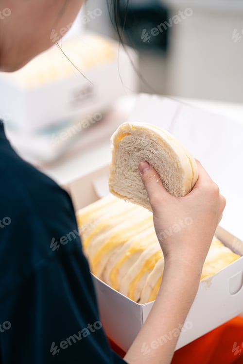 Preview: steamed bread or bun filled with srikaya jam