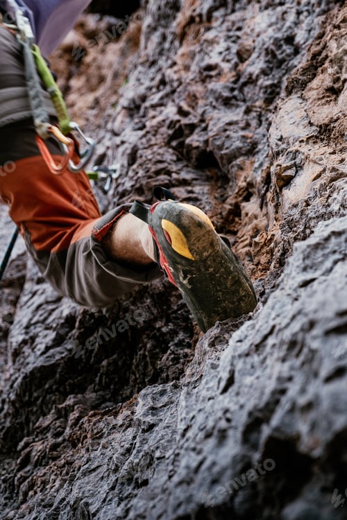 Preview: Vertical close up picture of climbing shoes