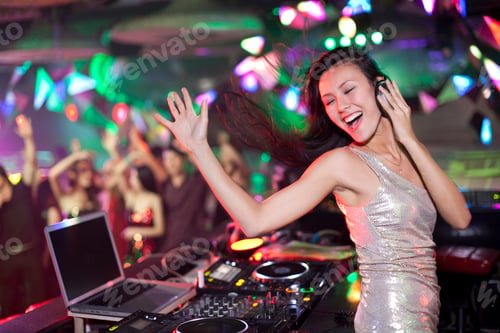 Preview: DJ in nightclub