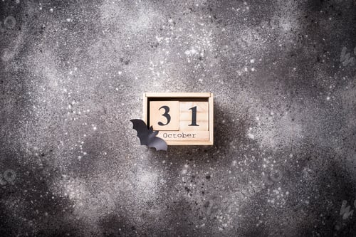 Preview: Halloween background with wooden calendar