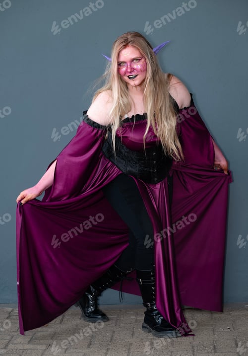 Preview: Female cosplayer in a fantasy witch costume