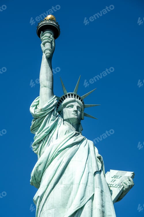 Preview: Closeup on the famous Statue of Liberty