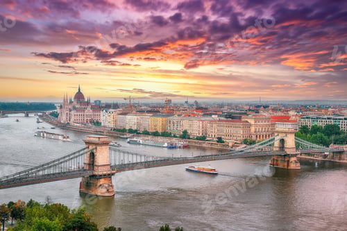 Preview: Budapest city evening scene. View at Chain bridge