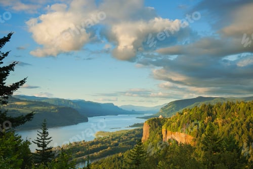 Preview: Columbia River and Hills in Oregon in Late Afternoon Light
