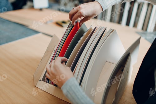 Preview: Framing Workshop. Making baguette handmade picture frame at studio