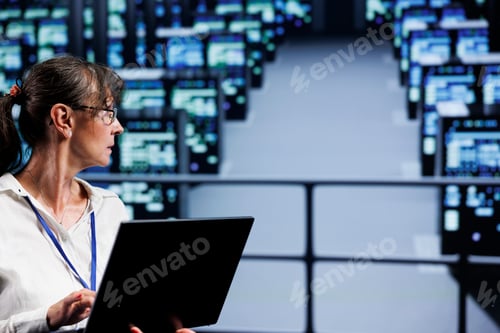 Preview: Technician setting up gaming servers