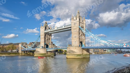 Preview: Tower Bridge in London