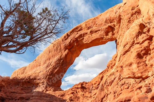 Preview: South Window Arch in Arches National Park in Utah