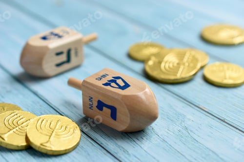 Preview: Wooden Dreidels Game