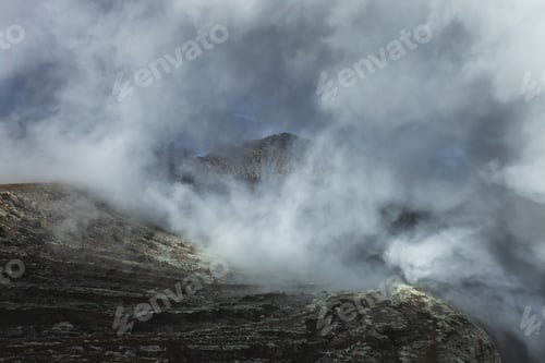 Preview: Dangerous trip Inside Ijen volcano crater